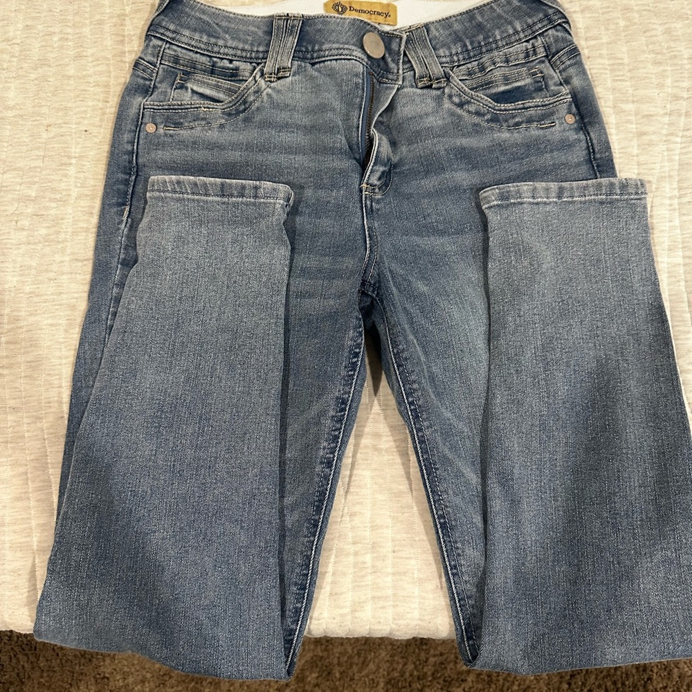 Democracy Blue Skinny Jeans with Classic Denim Style